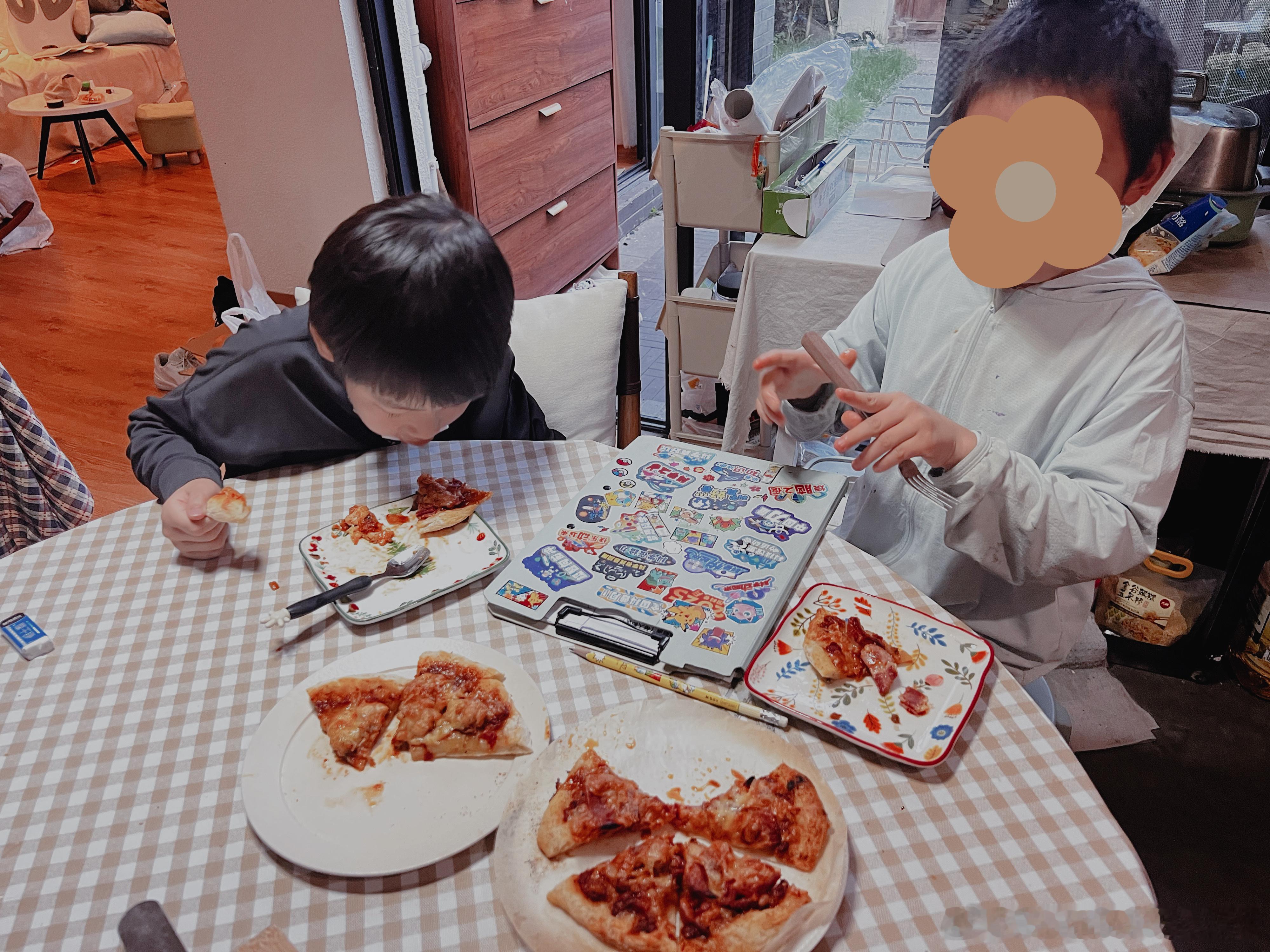 口感差强人意，味道超好，看来披萨还是得窑烤[doge] ​​​