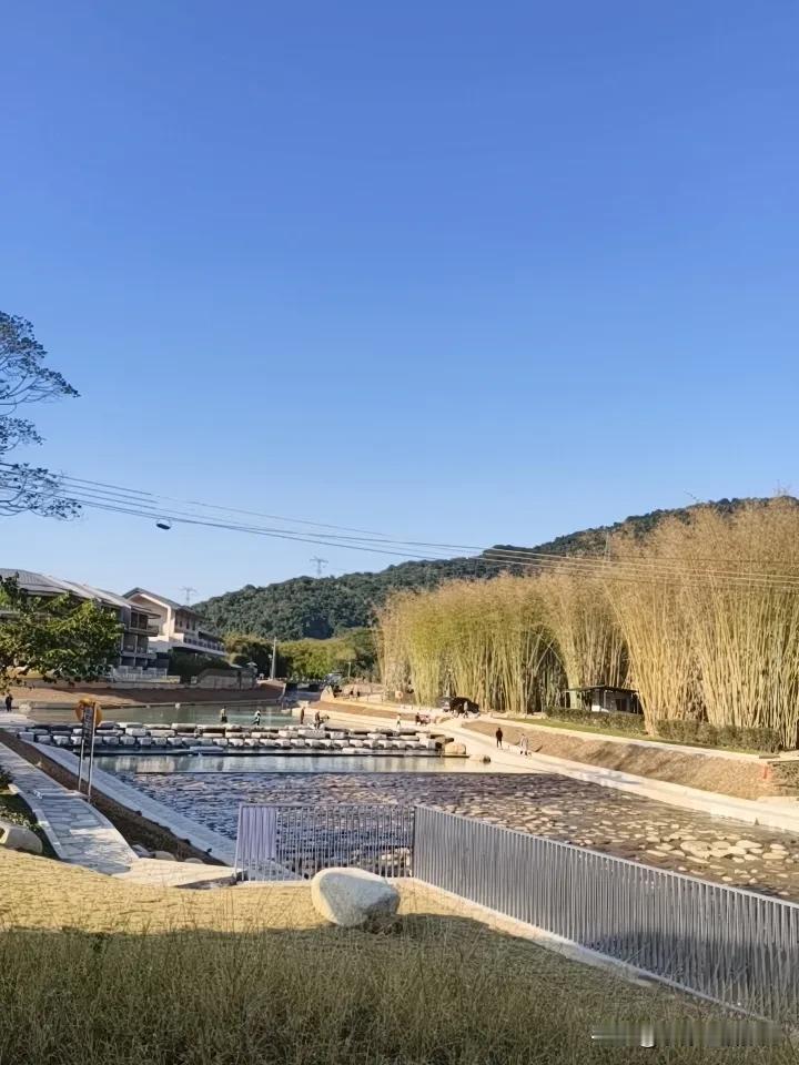 周末，感受一下最美218公路的风土人情[比心]