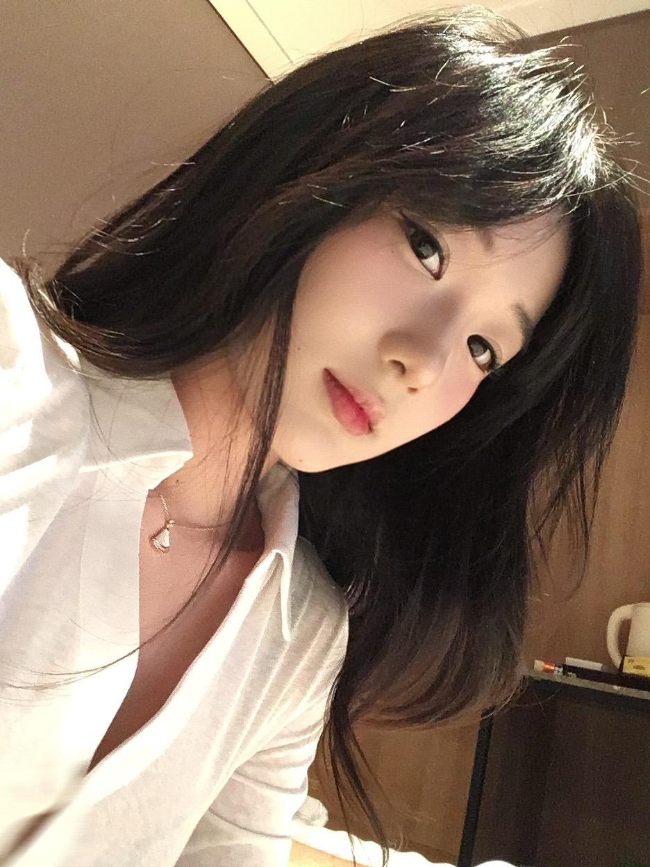 在你的眼神中 我看到了情丝万缕