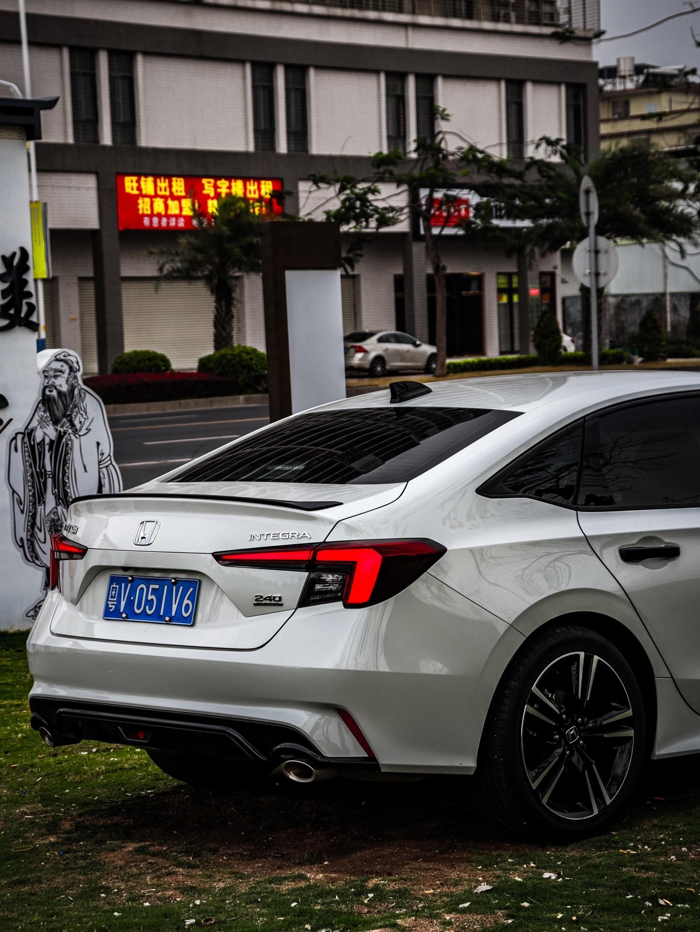 马力再大，也拉不回要离开的人，刹车再灵，也刹不住要走的心