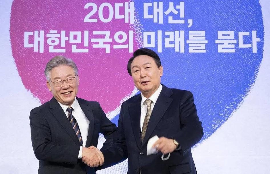 李在明玩真的了！
他明确表示尹锡悦必须下台
尹锡悦把总统做到这份上也真丢人了
距