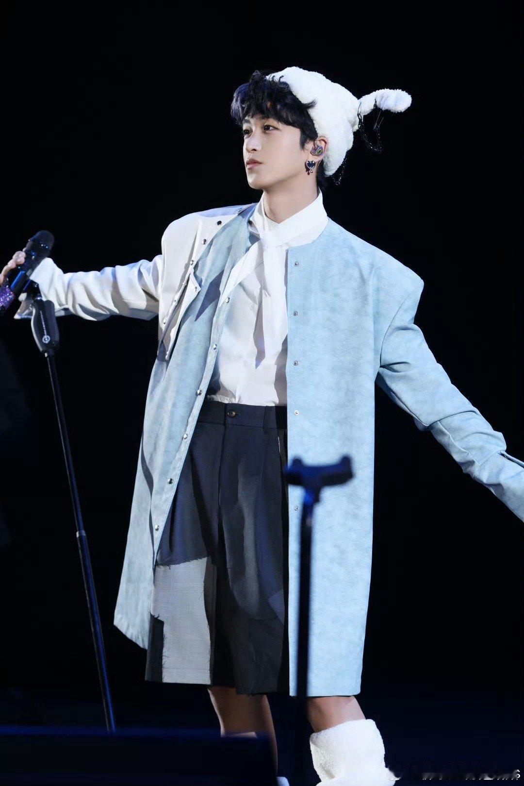 谁懂黄子弘凡大合唱的含金量 黄子弘凡演唱《要去有你在的地方》：“所以我要去有你在