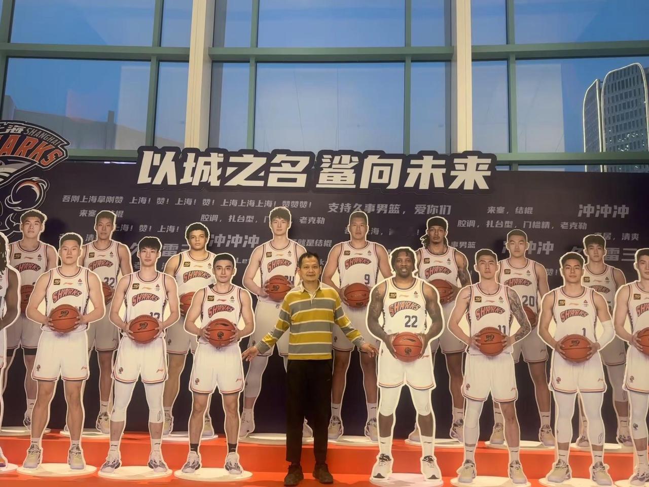 希望26赛季上海男篮在国家最强锋线张镇麟带领下，拿到后姚明时代的总冠军