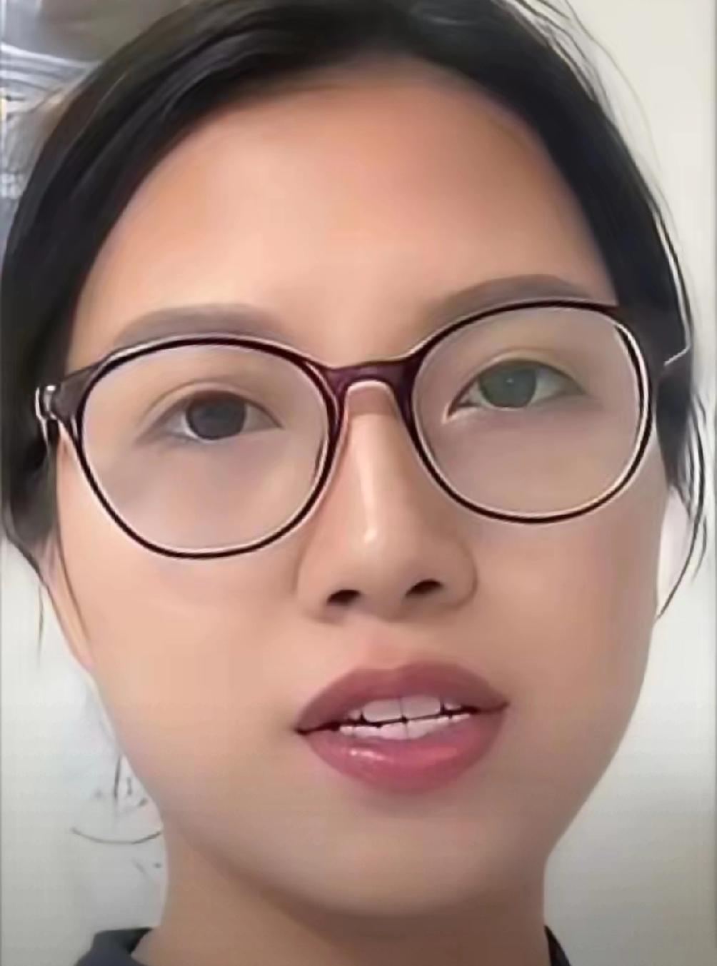 一位女士与丈夫冷战10天提出离婚，丈夫爽快答应，她在民政局排队时发现丈夫已在队伍