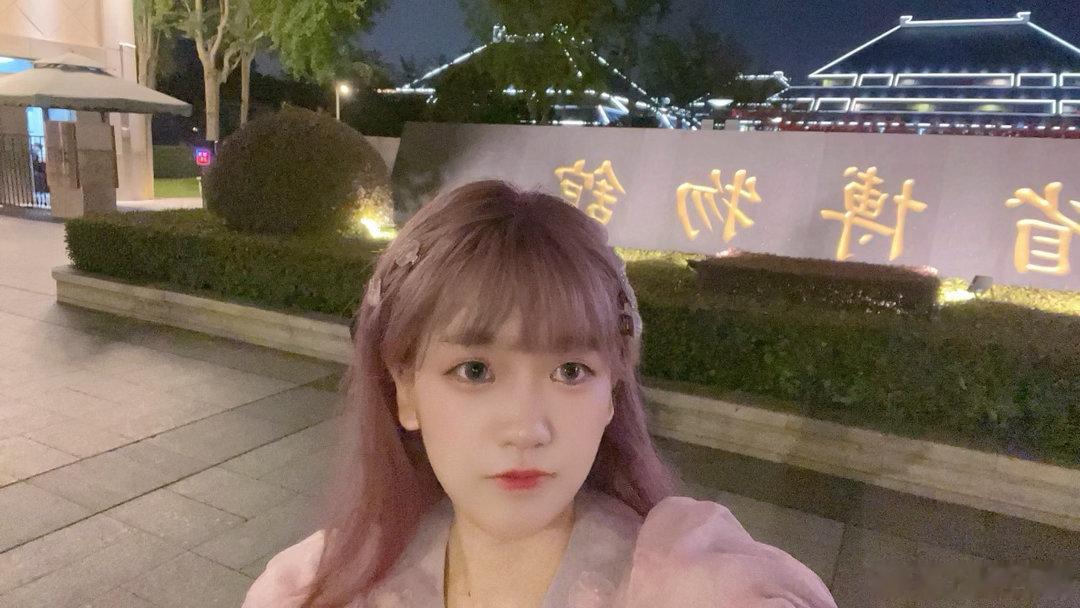 惟江上之清风，与山间之明月，耳得之而为声，目遇之而成色，而吾与子之所共适  ​​