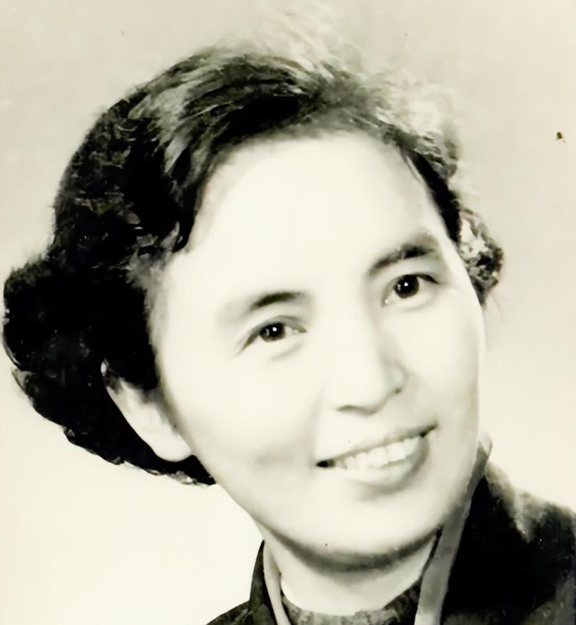 1975 年，叶飞赴杭州寻访一位女干部。这位名叫郑少仪的地下工作者，在 1940