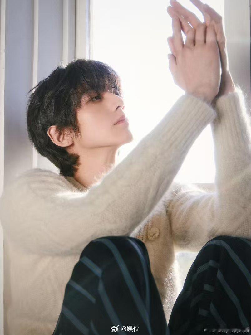 赖伟明随便一跳都是钓系你好星期六自带撩人buff，赖伟明舞蹈练习随性发挥，没有多