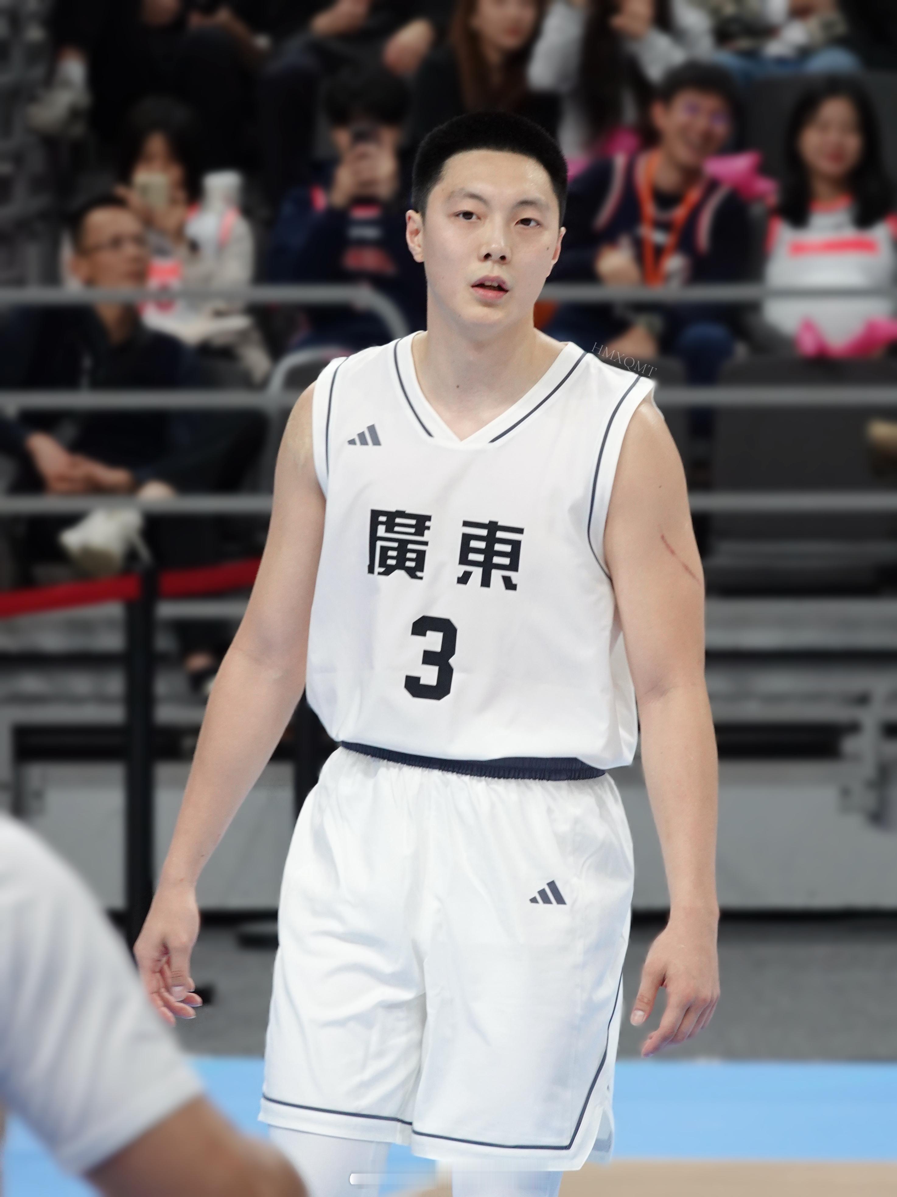 全明星周末首发票选剩余今明两天🕒继续为【南区后场-胡明轩】助力~大家冲一波呀~