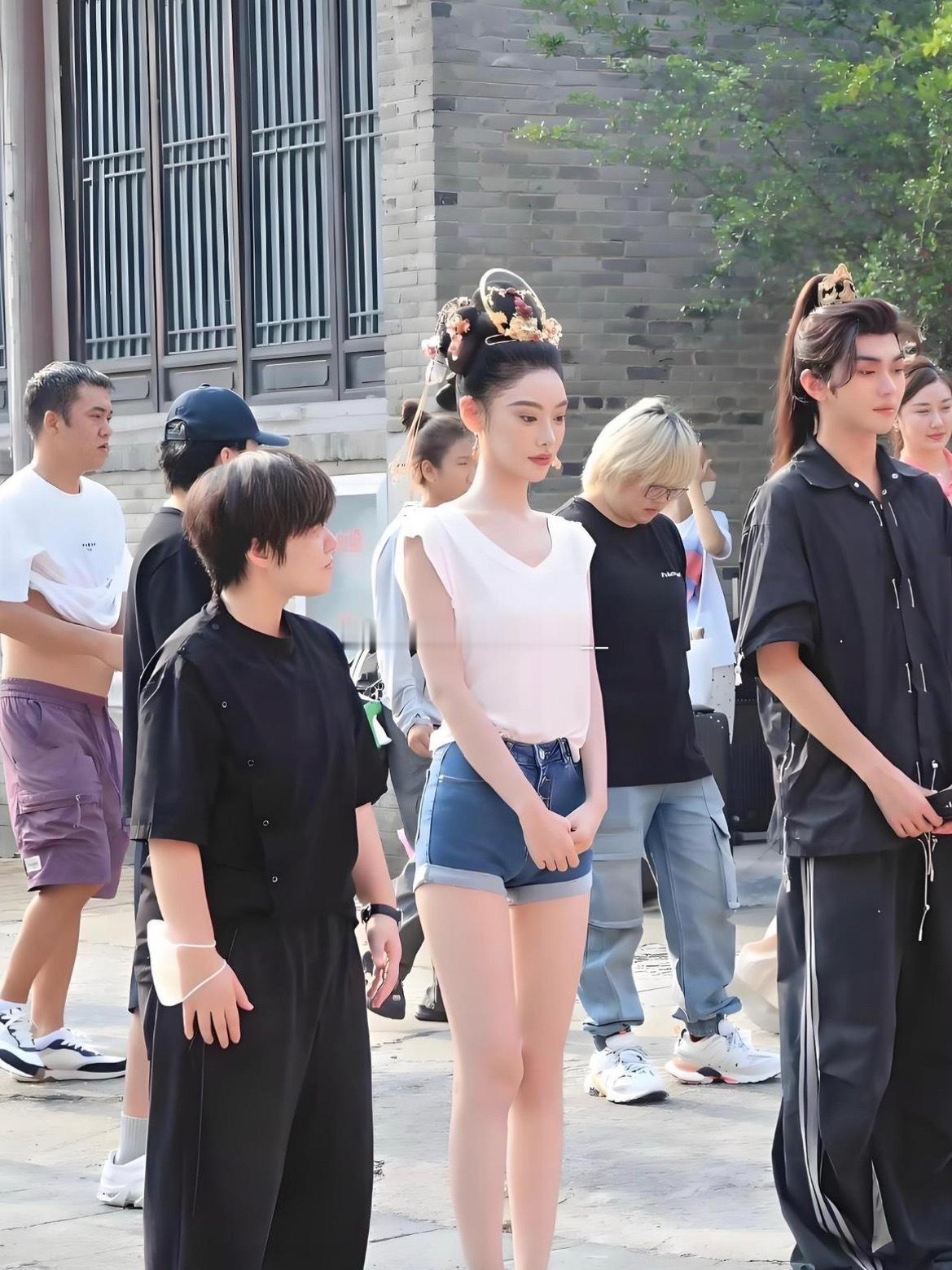 妈呀这颜值完全可以当女明星了 
