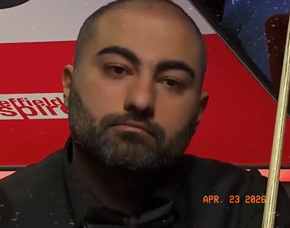 世锦赛首轮斯佳辉对瓦菲第二阶段快报：
首局：瓦菲状态依旧火爆，手感颇佳，长台准进