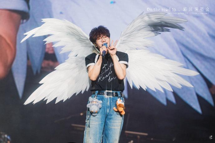  王铮亮没上过几十年班说不出来王铮亮这话有歌 谁能拒绝王铮亮的真实！职场最开心时