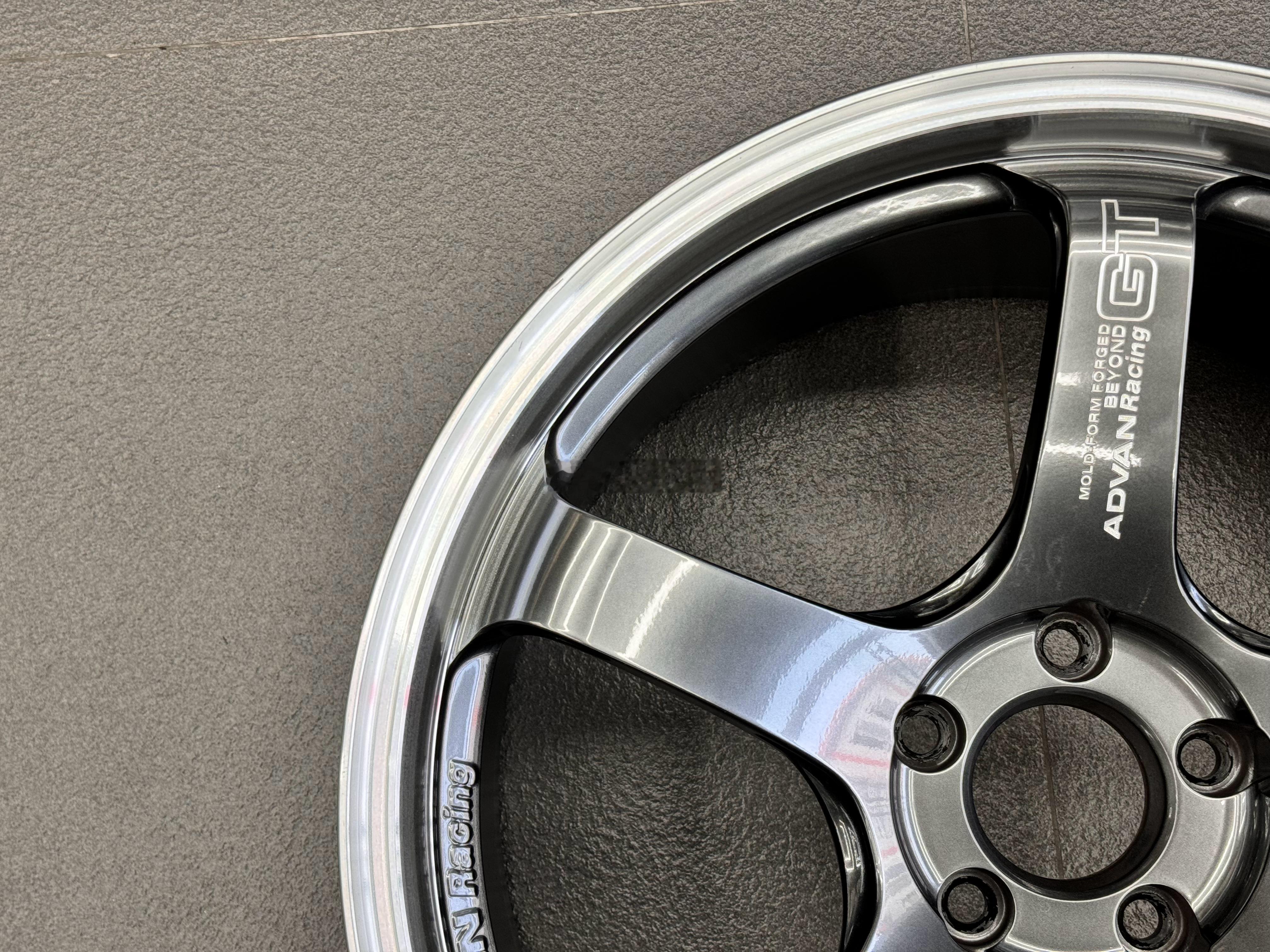 心情件到货 ：阿迪王 横滨 GT BY版本数据： 19寸 9.5J ET25 1