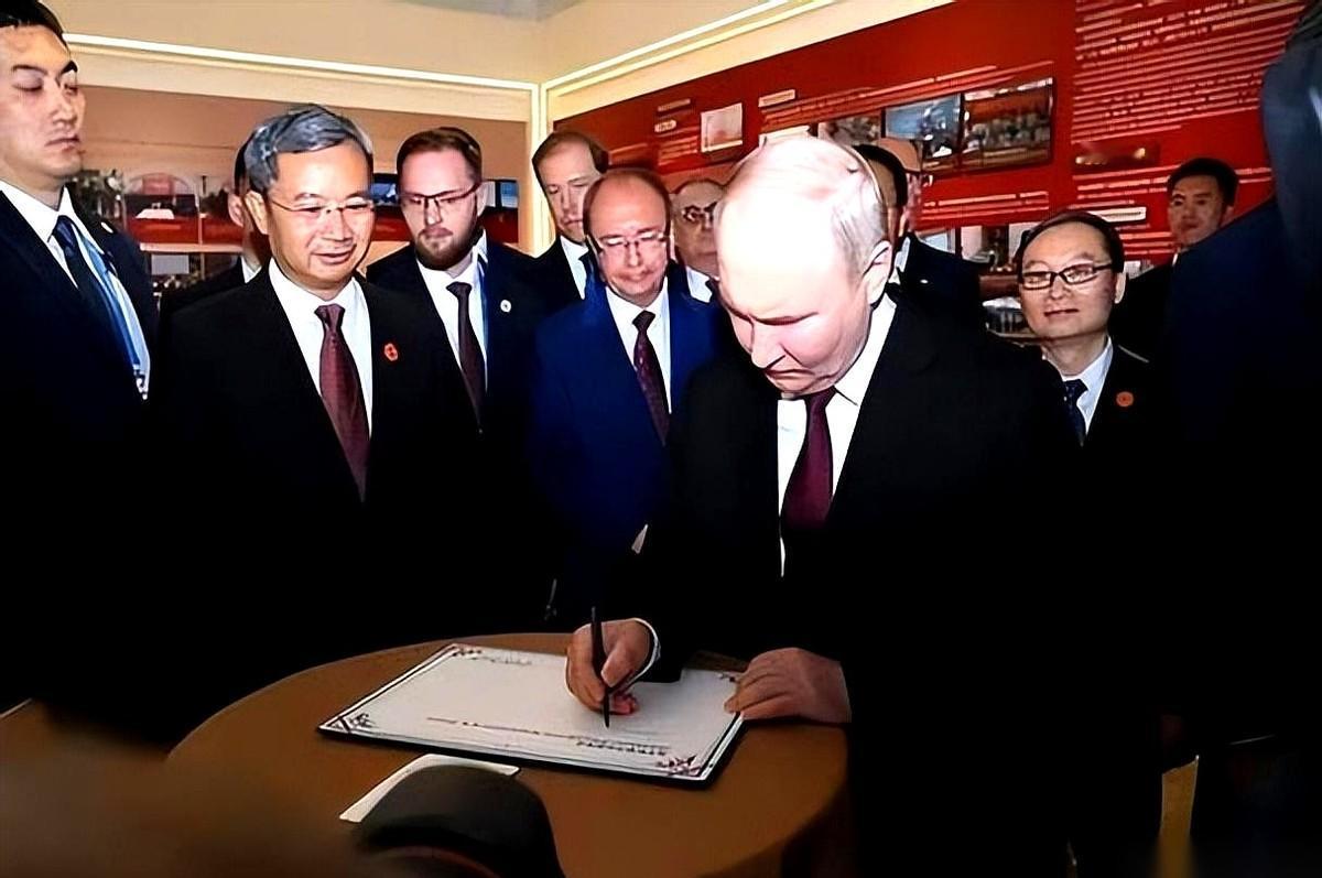 普京要来中国了。
不是传闻，是俄罗斯那边亲自官宣的，说各项筹备工作已经全面启动。