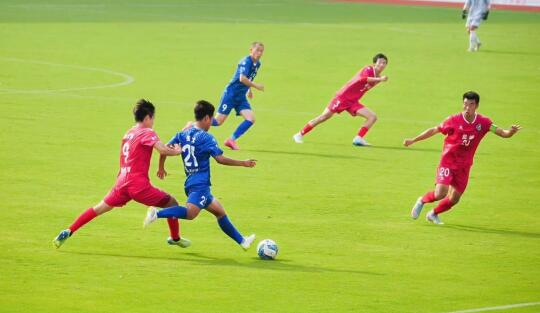近3万人观战！疯狂苏超：盐城1-0跃居榜首