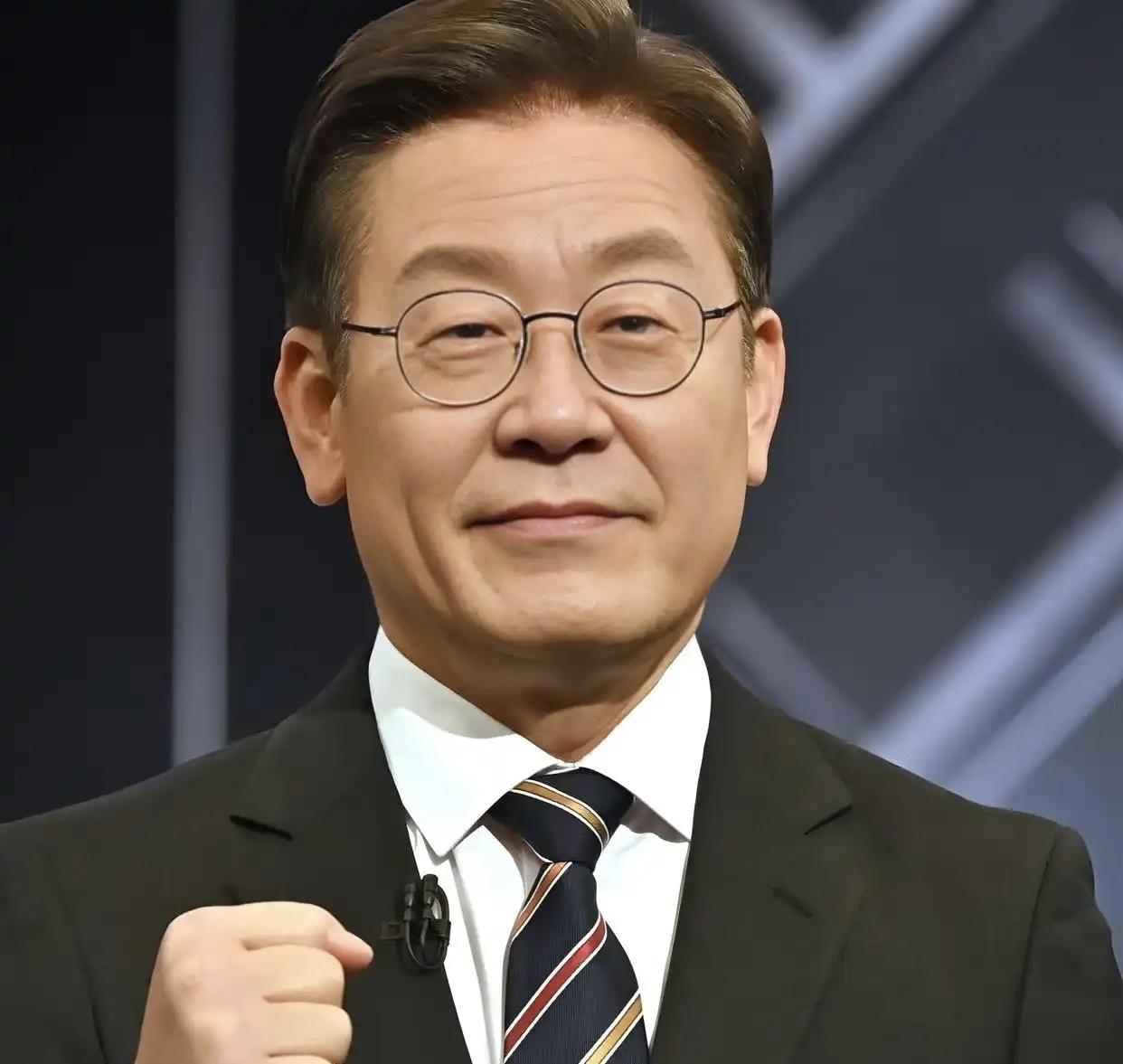 您提出的问题触及了当前国际政治中一个极为关键且戏剧性的动态。韩国李在明政府近期的