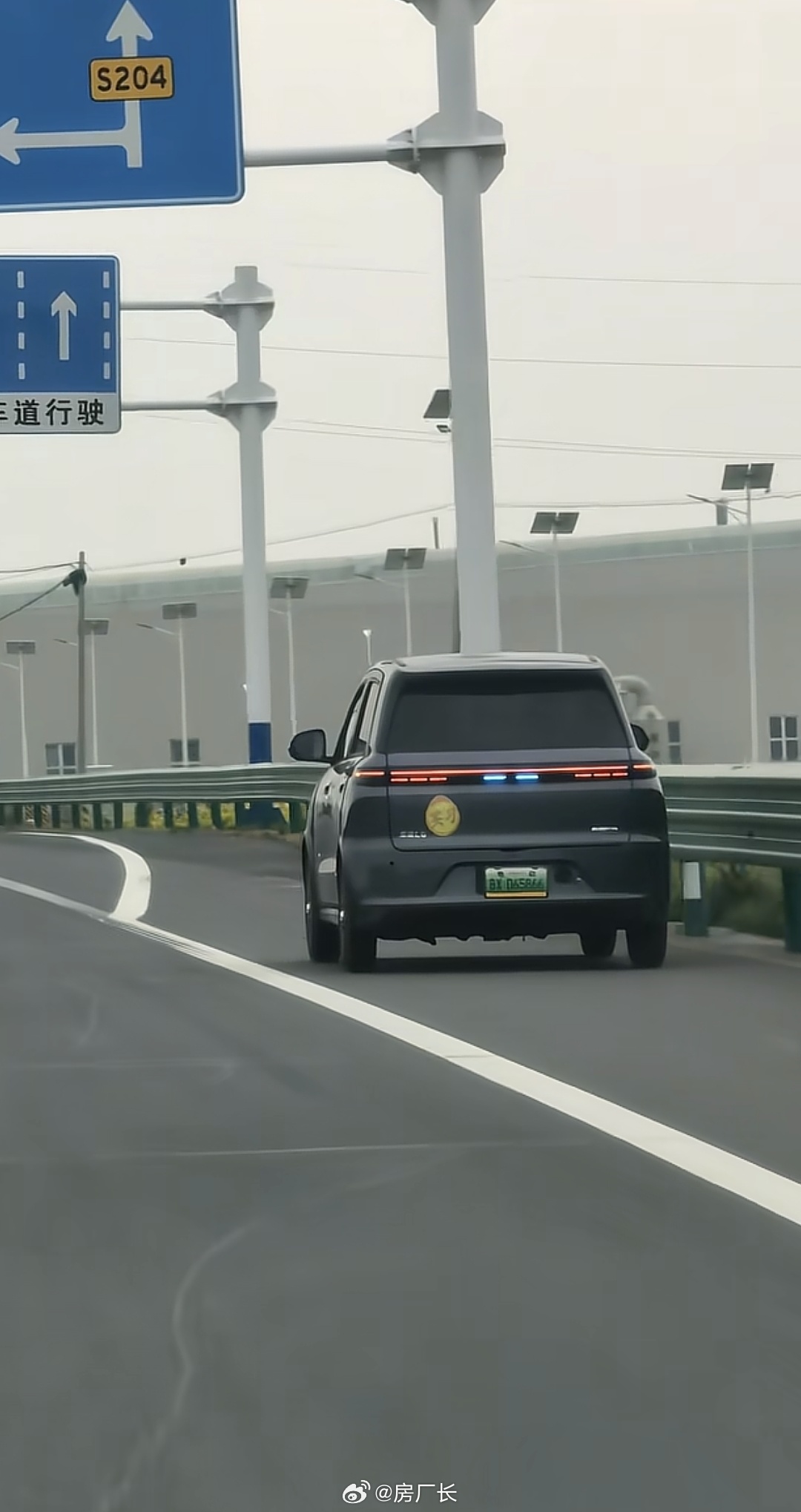 老头乐还有智驾啊，小蓝灯不会就是氛围灯吧 