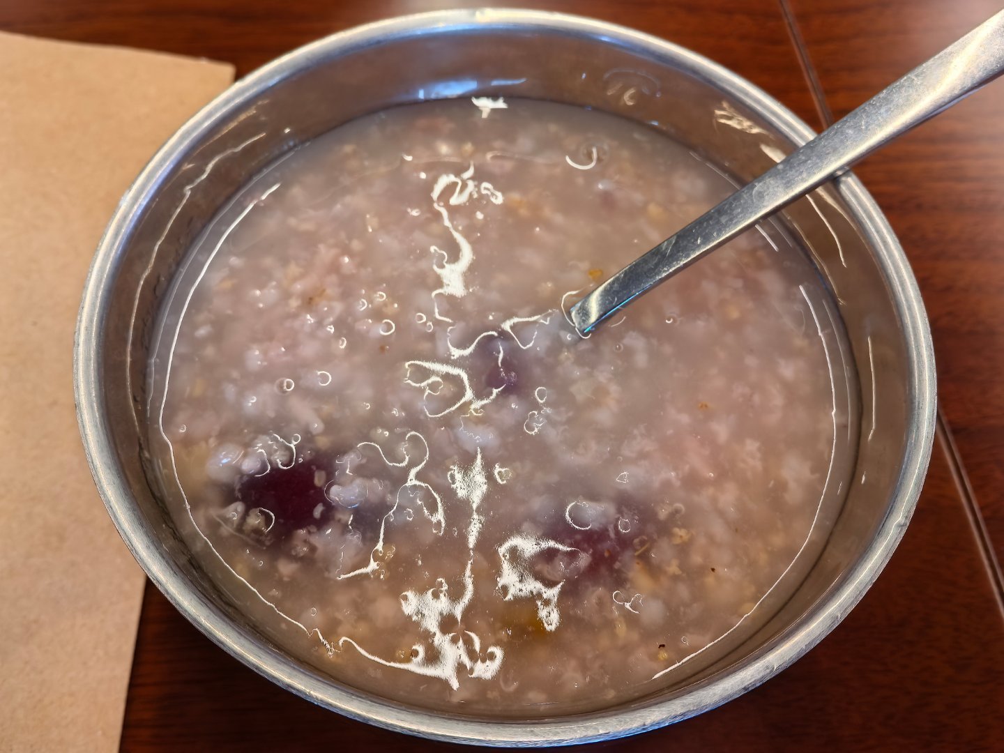 腊八吃什么 下午参加波妞学校的膳食委员会第二次会议。学校贴心地把今天食堂给孩子们