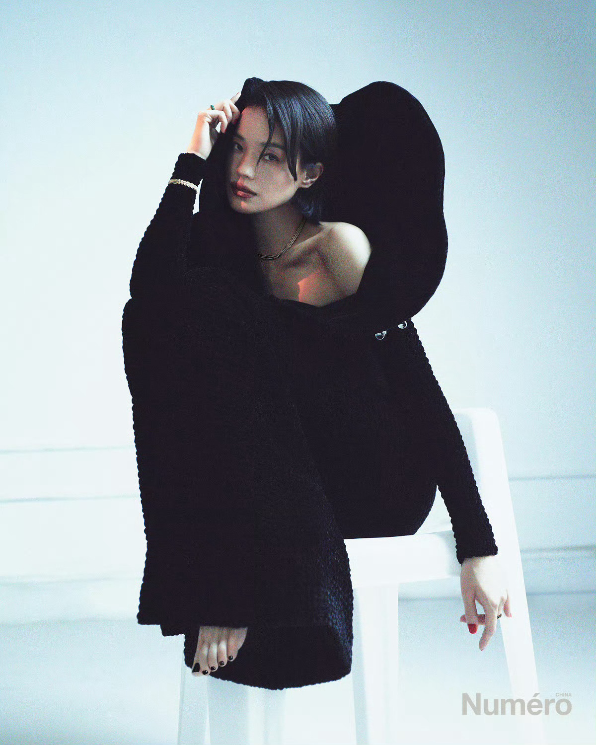 舒淇登上《 Numéro》 中文版春季刊封面 ，融合了高级时装、卡地亚猎豹系列珠
