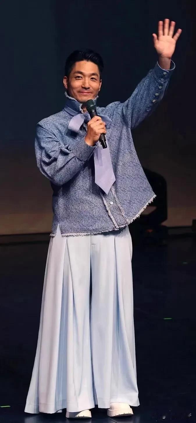 蒋万安替蔡康永说话，小心民进党的陷阱

10月5日，台北市长蒋万安回应蔡康永现身