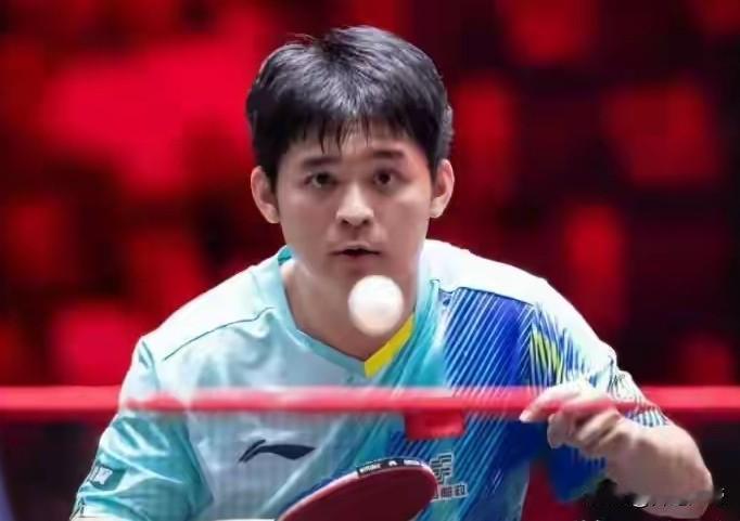 心魔不除，巅峰难回！随着2026年新加坡大满贯赛事的结束，21岁小将林诗栋的世界