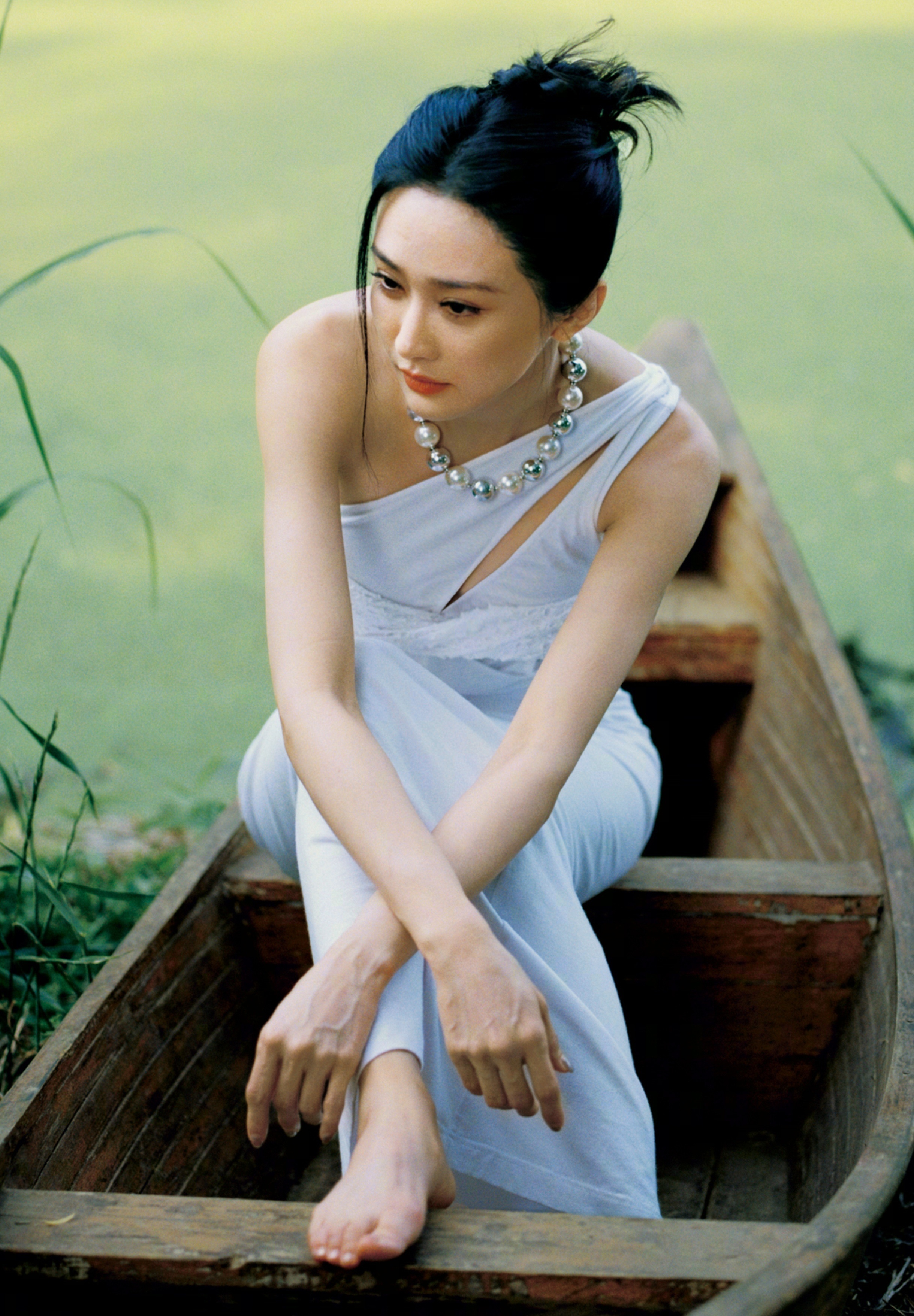 曝陈冰陈牧驰孩子出生陈冰 陈冰这大长腿