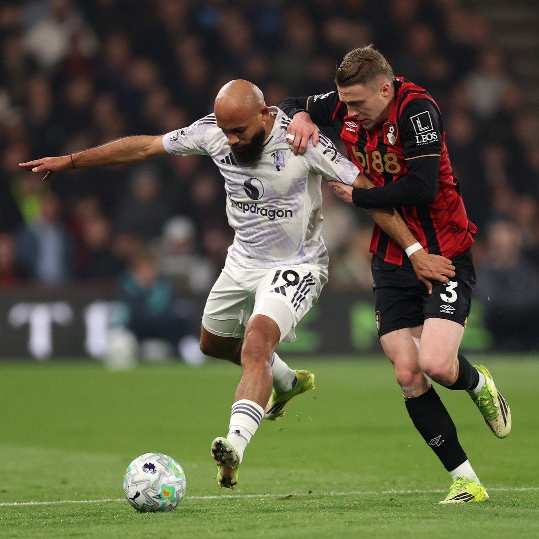 【裁判这哨子，比VAR还让人看不懂】

曼联又上头条了，这次不是因为赢球，是因为