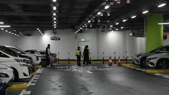 香港机场发生黄金大劫案，700万港元金条被抢
6月18日，香港国际机场3号停车场