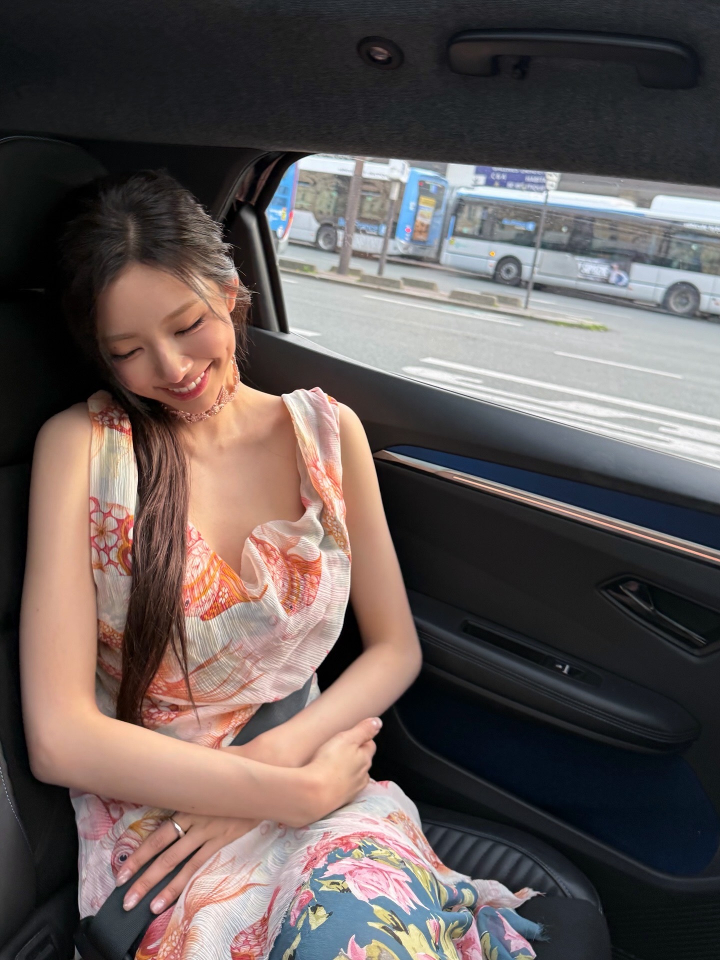 单身即地狱 金高恩长发造型 