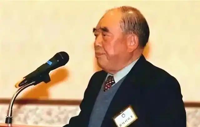 台湾退役将领郝柏村表示：不少人都说解放军战力已居亚洲首位，但在他看来，真正值得深