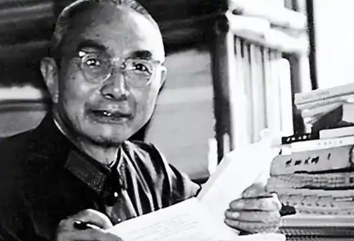 1997年，郭汝瑰因车祸去世，几天后，在追悼会上，有人从台湾寄来信件，儿子郭相操