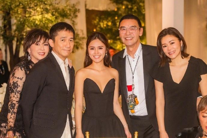 好甜蜜一对真夫妻~ 