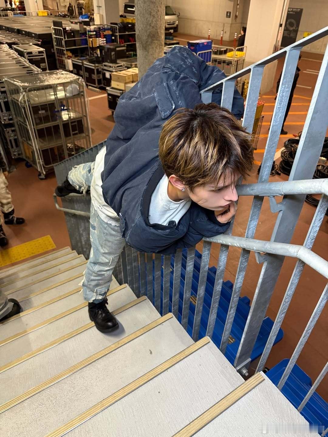 赵雨凡JAMES  🦅赵雨凡全能制作人 就这个搞怪妞詹詹👀真的萌翻我了❤️❤