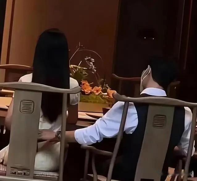 赵海峰的手，这一次有可能是最后一次出手，但绝不可能是第一次下手。
赵海峰此前一直