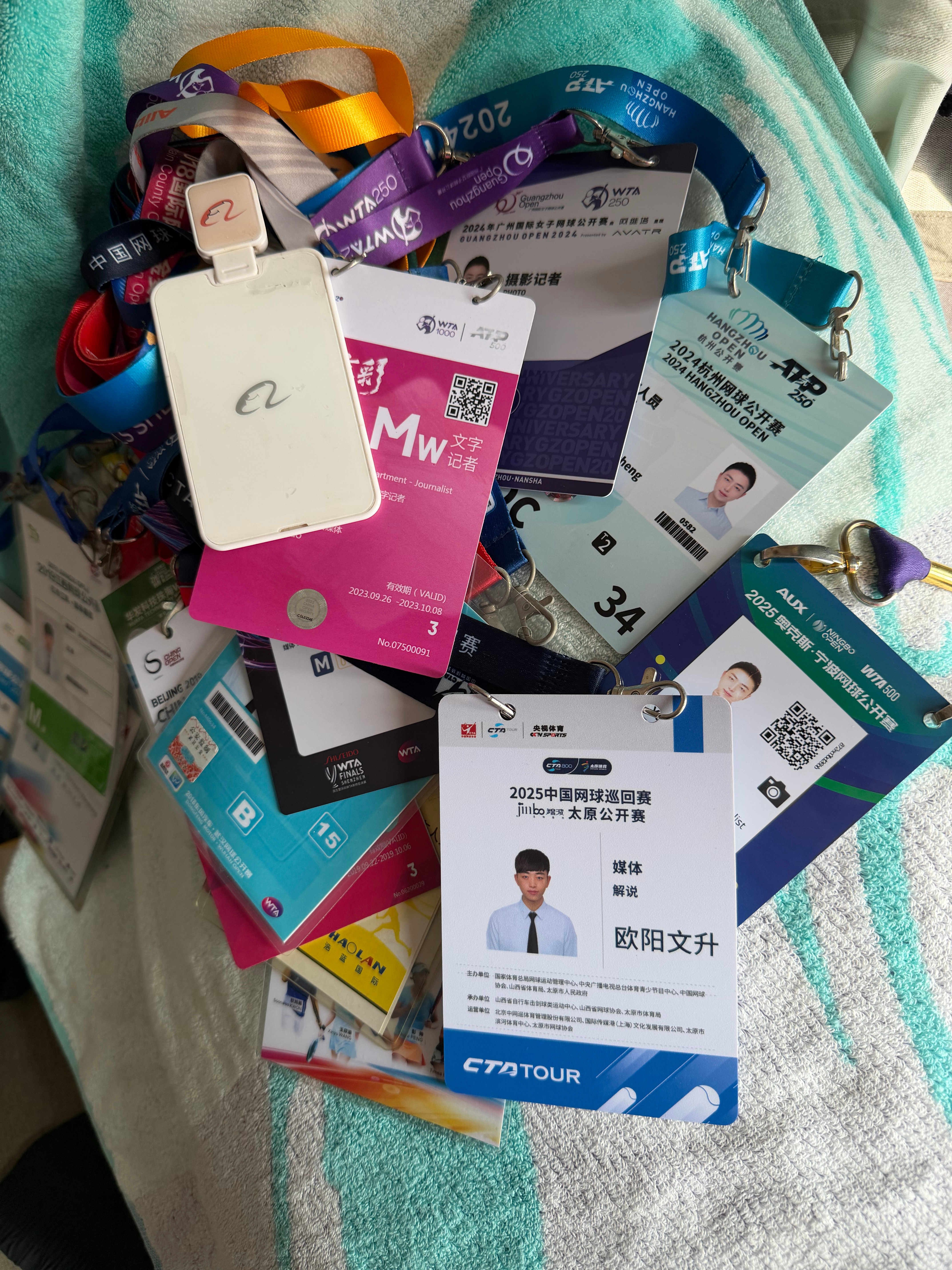 ✍🏻网球主播丨写给自己的随笔鼓励的接力今天休息，在家整理下房间，看到越积越多的