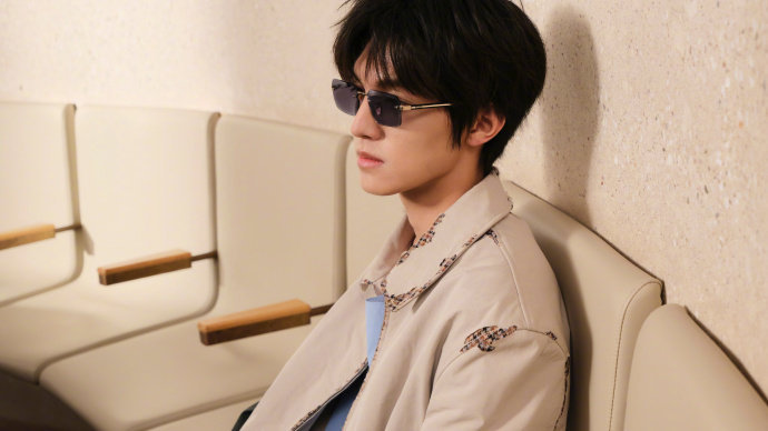 TOP 登陆少年｜PRADA品牌大使朱志鑫、张泽禹、张极、左航、苏新皓出镜PRA