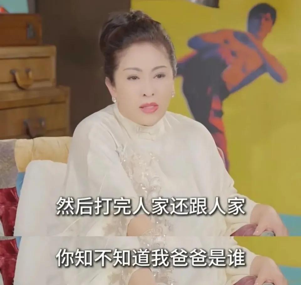 向太陈岚生了两个儿子：向佐和向佑。
但她从来只提向佐，极少提及小儿子的事。

向