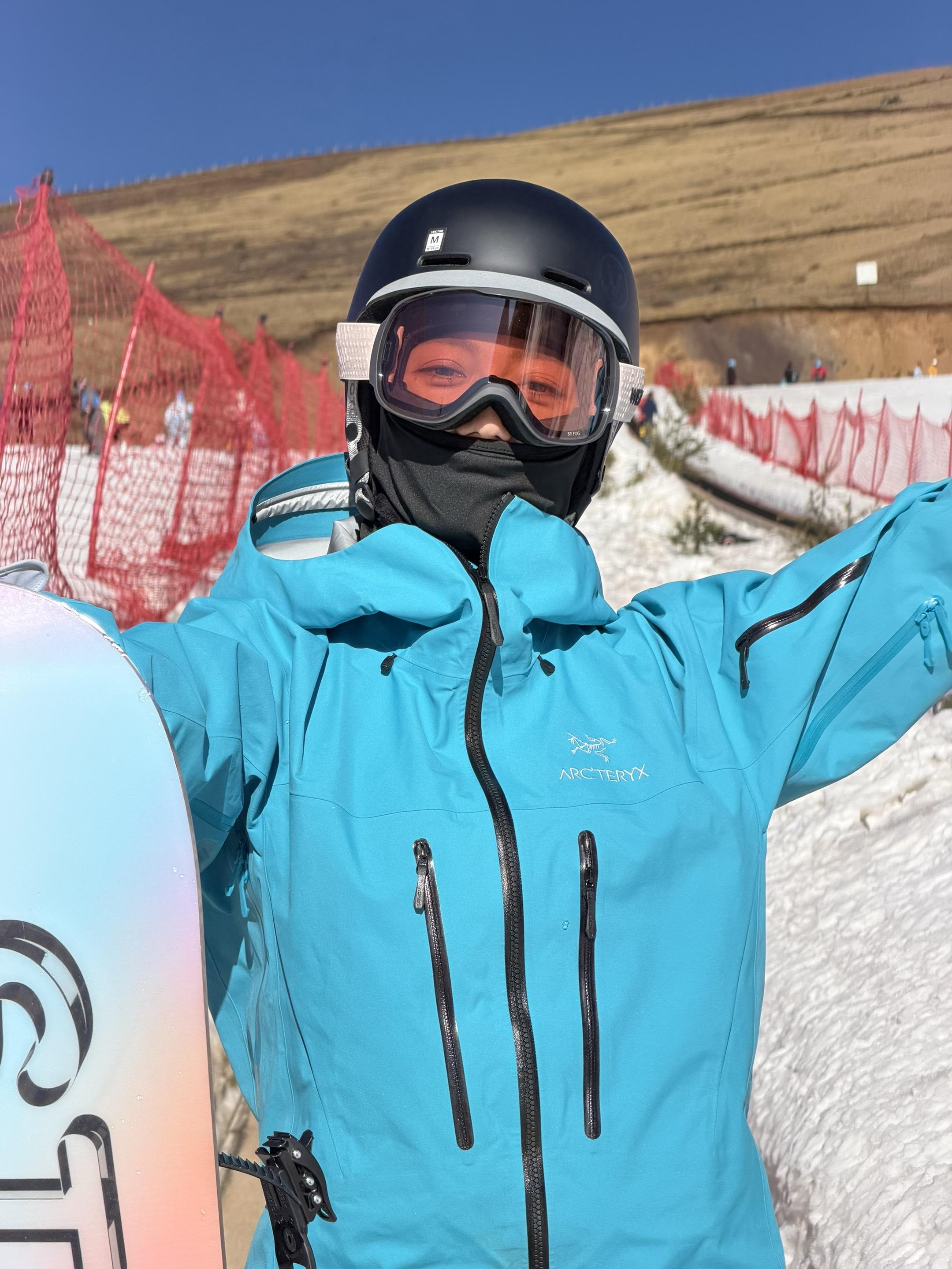 还没上板就被风吹着跑…更别说上板了！风真的太大了 😤