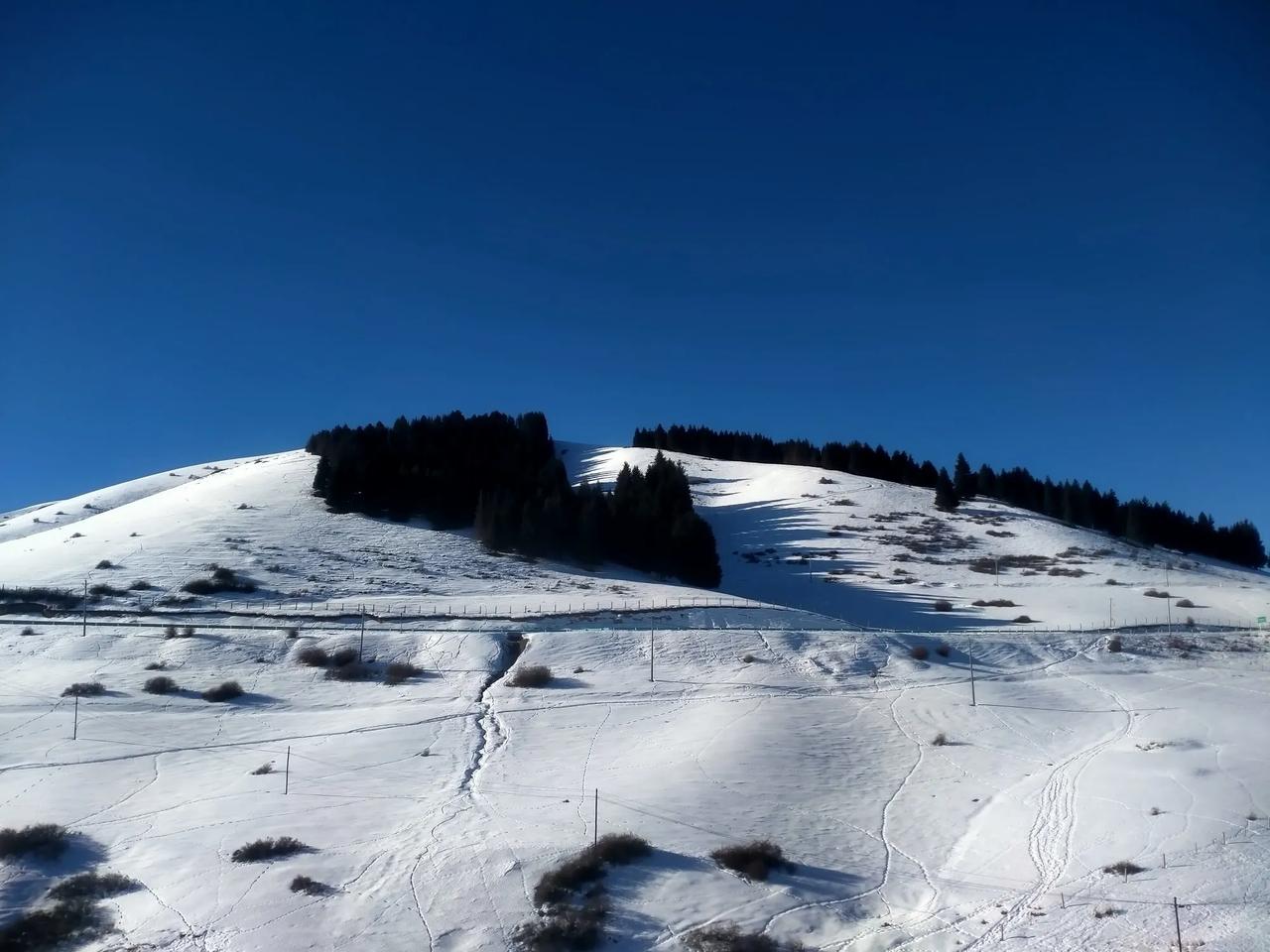 乌鲁木齐南山雪岭鹰谷大美新疆照片