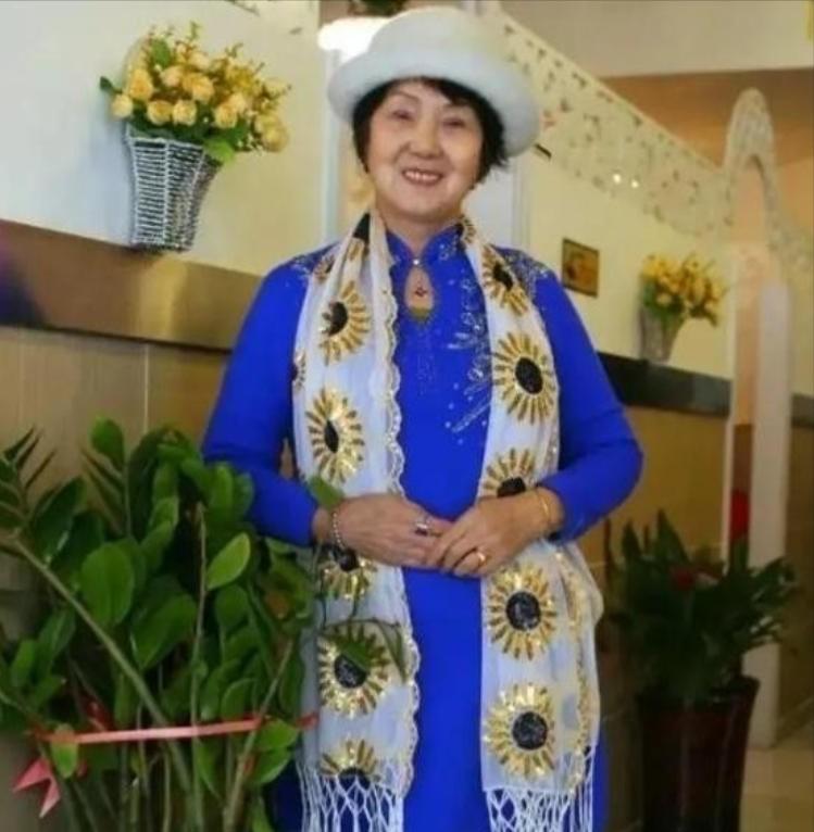 1986年，53岁的“上海女首富”吴胜明，因走私被判死缓。入狱后，丈夫带着保姆和