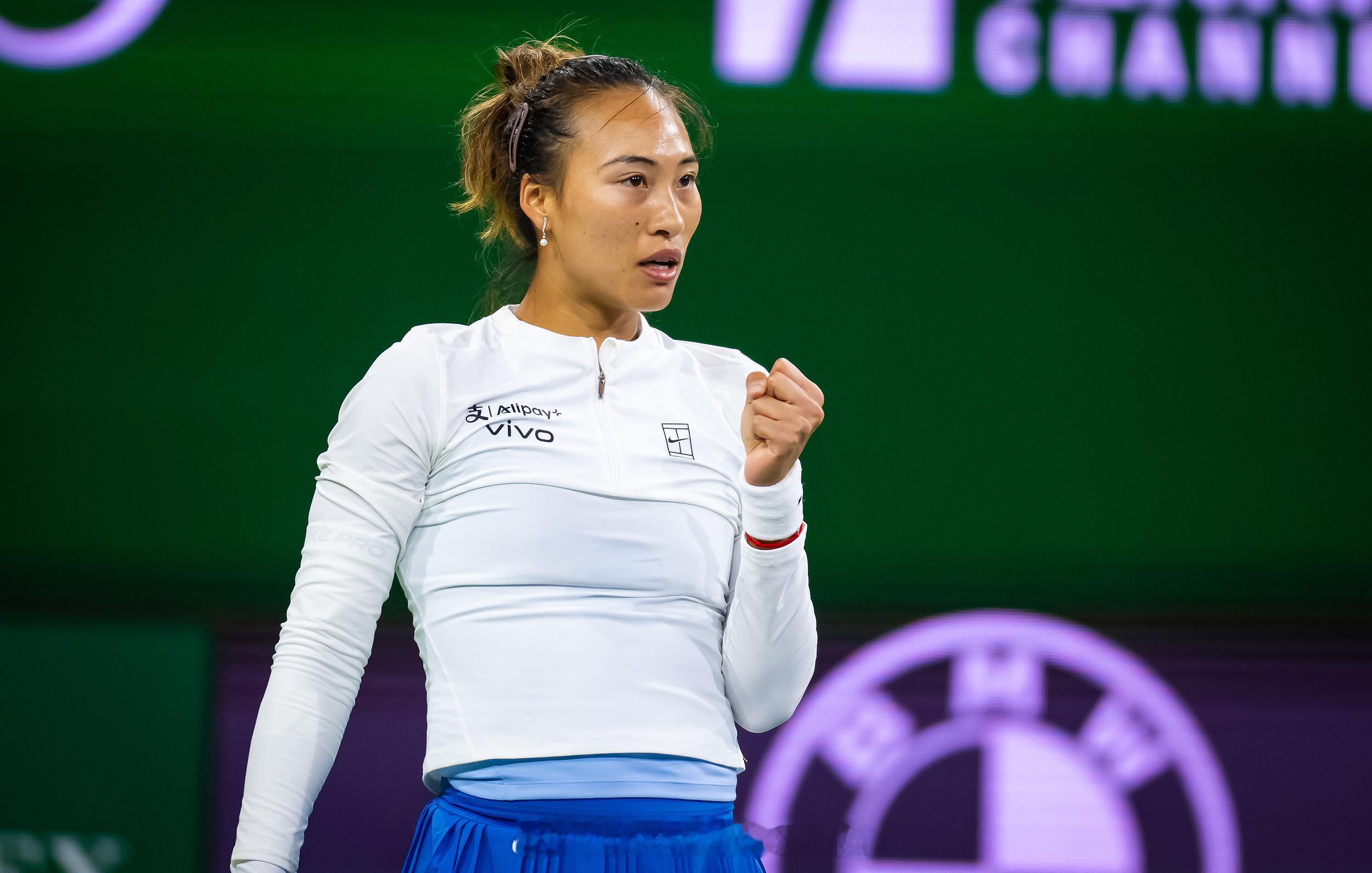 WTA1000 印第安维尔斯站第三轮，8号种子郑钦文6-4/7-5复仇孙璐璐，首