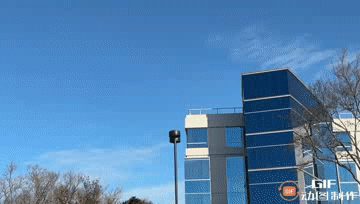 美国空军宣布，原定参加第60届美国职业橄榄球大联盟“超级碗”飞行表演的两架F-2