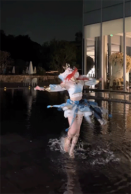 妮露花神之舞，爱的魔力转圈圈……  