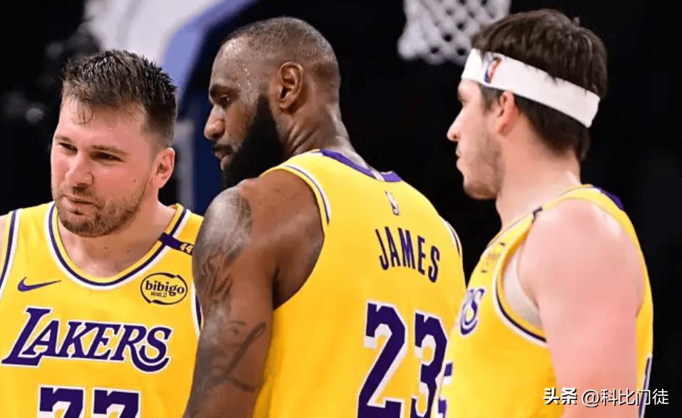 打雷霆是个试金石，虽然老詹还没回来人不齐整，对上卫冕冠军也能基本看出来湖人的优缺