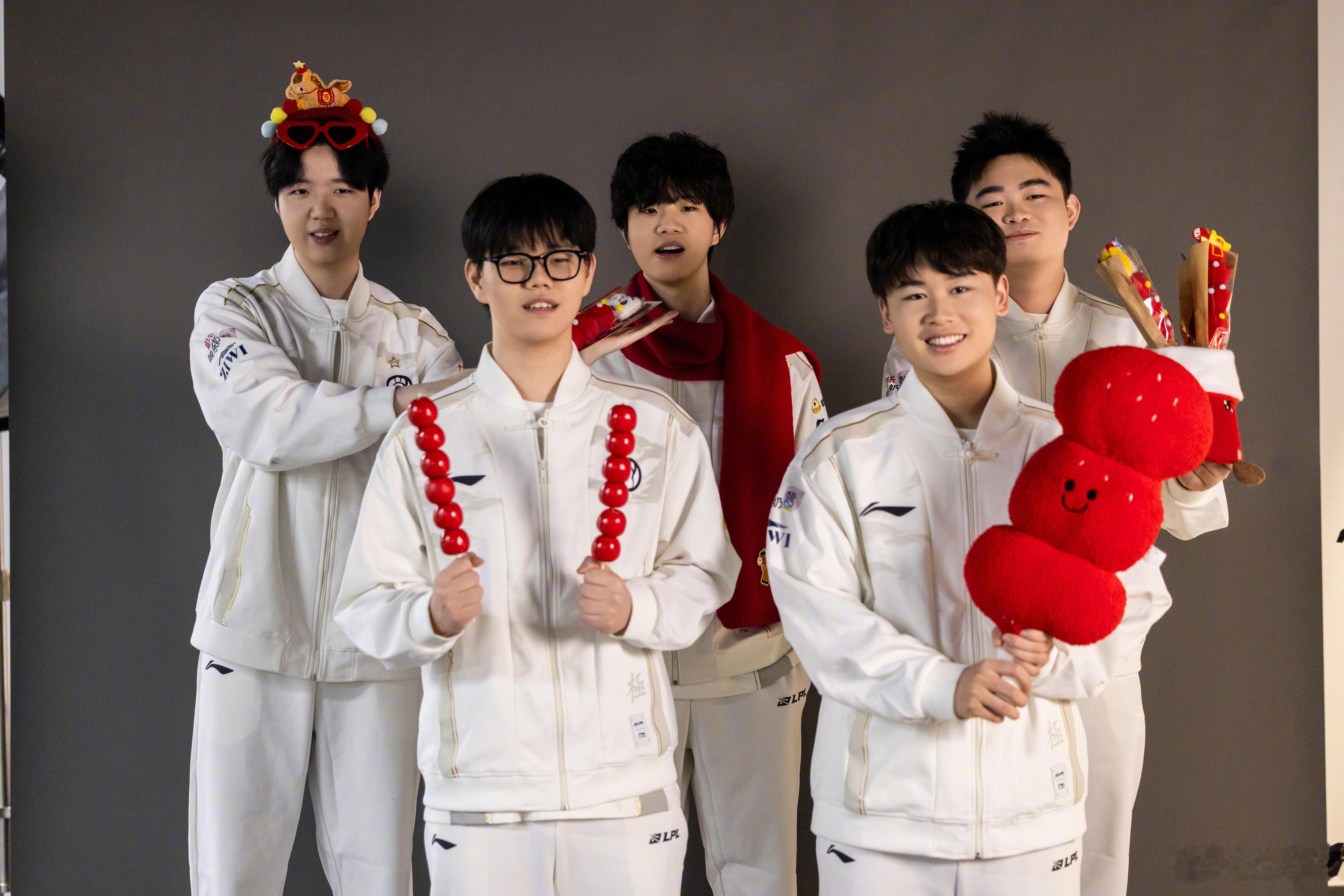 IG零封JDG夺冠，新野辅体系引发“换人如换刀”热议在刚刚结束的德玛西亚杯决赛中