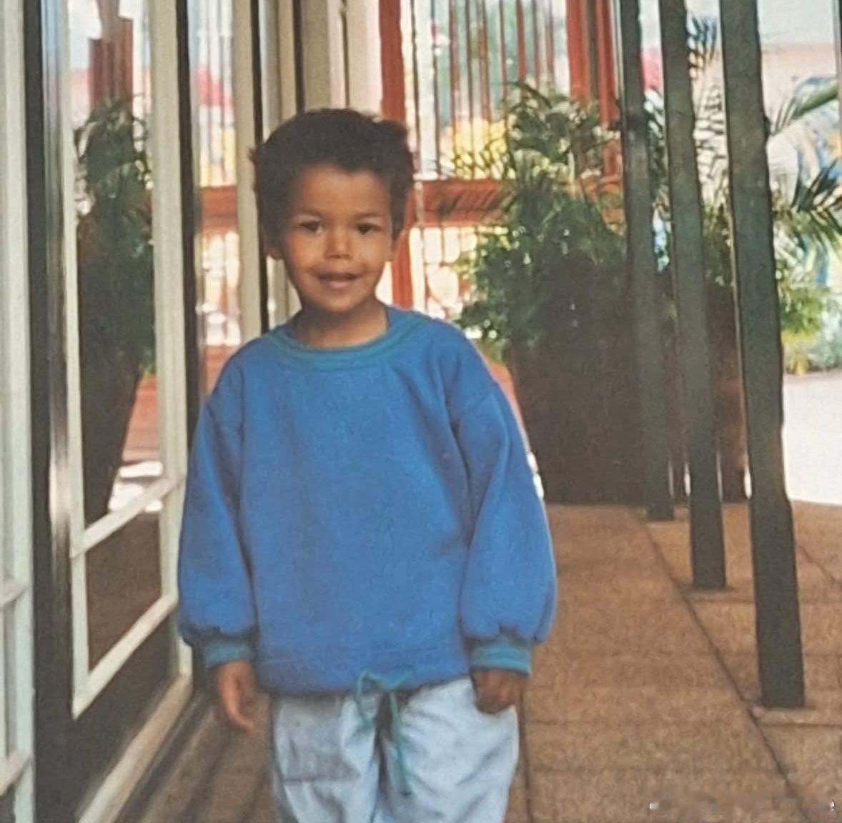 ❓您能猜出这是哪位球星（现役）的童年照吗❓ 