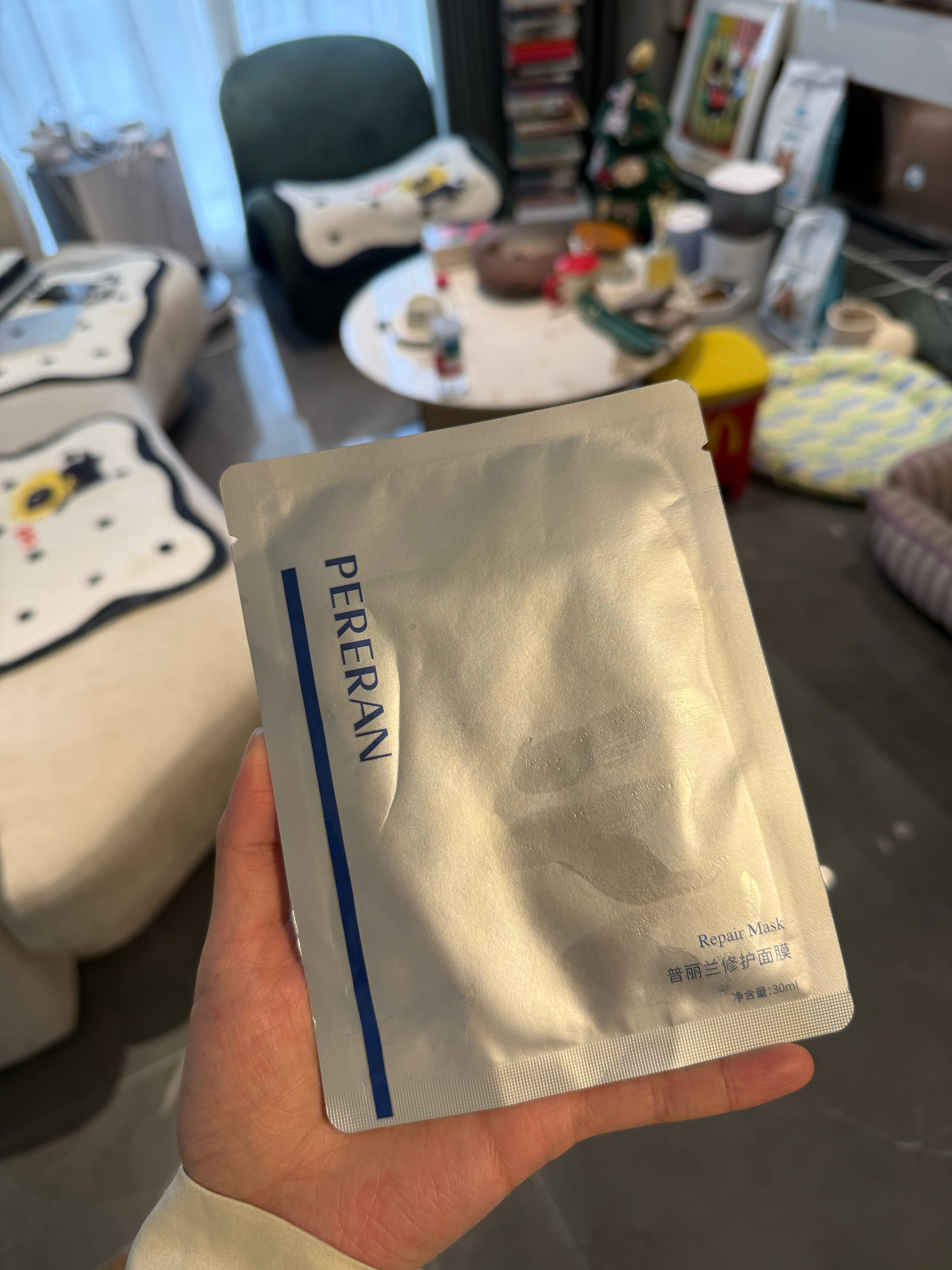 医美术后都会用普丽兰！褪红真滴非常快，精华+面膜+面霜一套很适合术后用。 