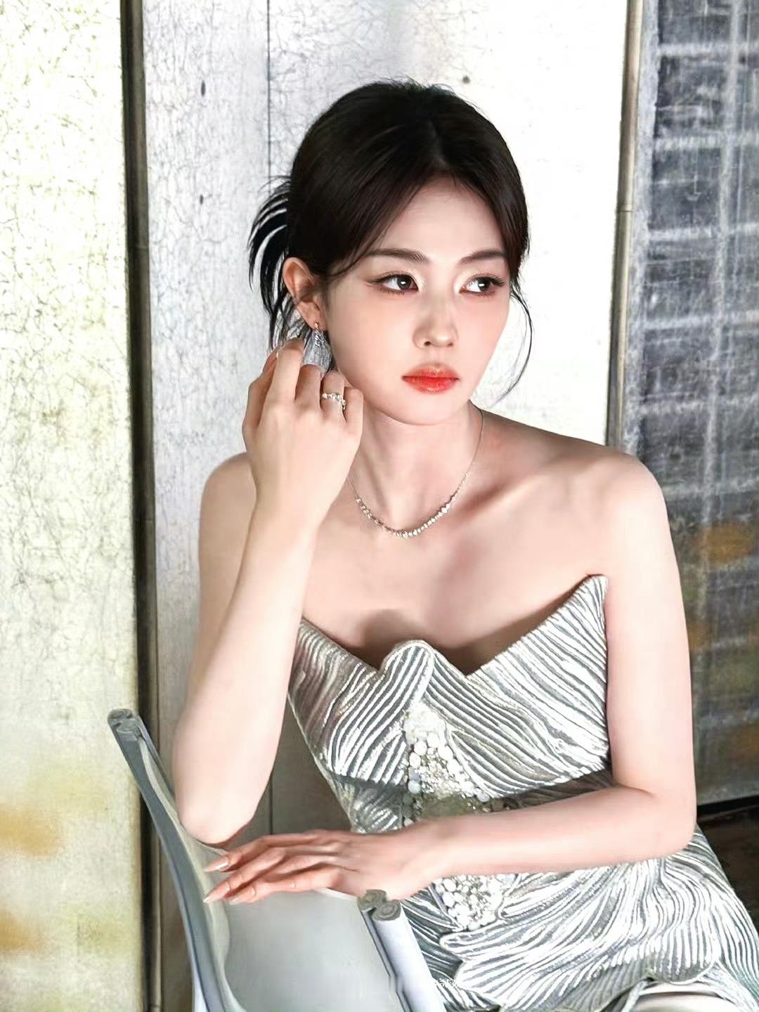 🍉白鹿阿玛尼腕表8.11宣 ​​​