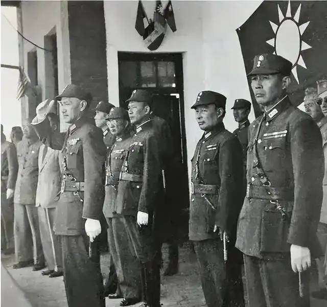 毛年谱  1945年１ １ 月 １ ６ 日 　 蒋 介 石 对 参 加 复 员 