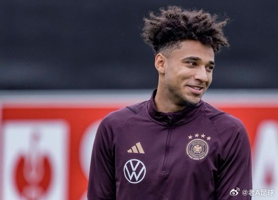 拜仁左路引援现状：买不起1亿欧的，5000万欧的也得掂量拜仁签下奥利塞后继续盯英