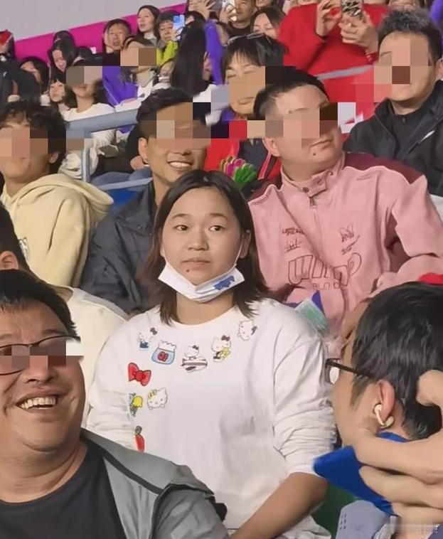 全红婵看刘清漪比赛 化身迷妹 全程星星眼激动尖叫 曾一起跳霹雳舞今天全运会霹雳舞